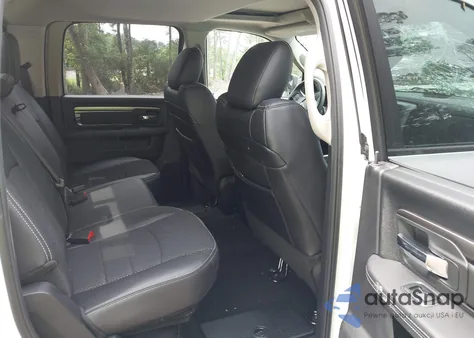 2018 Ram 1500 Night 4X4 5'7 Box z USA, uszkodzony, nr VIN 1C6RR7MT7JS116786